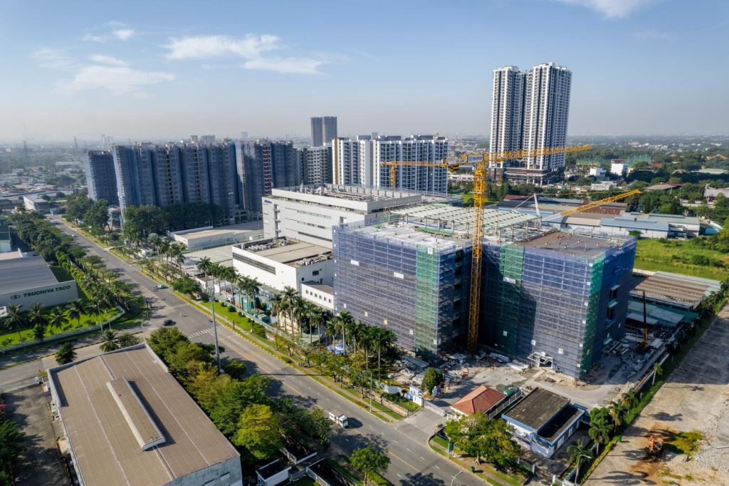 Industrial Building Maintenance Planning: Long-Term Considerations When Selecting Steel Structure Systems in Thailand 4 SEICO Thailand Nitto Denko Viet Nam Factory